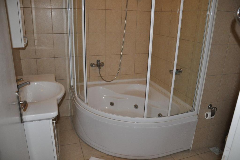 Duezce Anil Hotel Δωμάτιο φωτογραφία